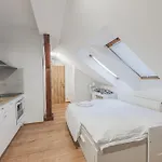 Flat Near Castle Stylish & Prime Location 1 公寓 *