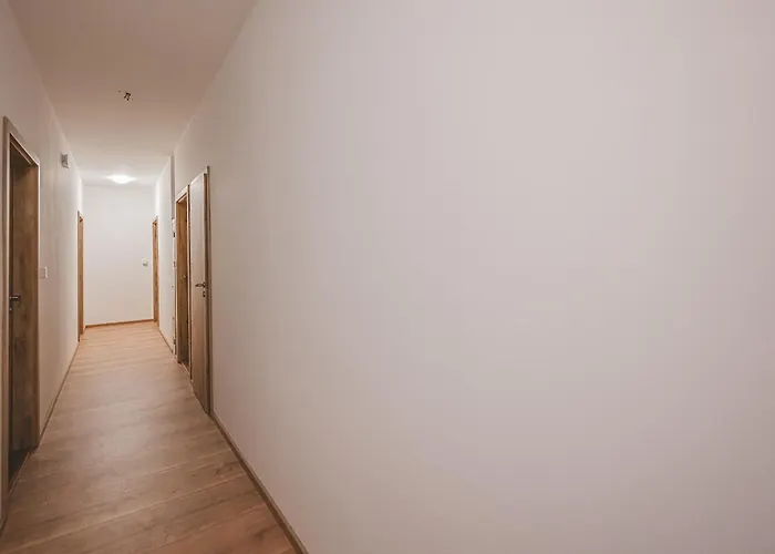 Flat Near Castle Stylish & Prime Location 1 Lejlighed