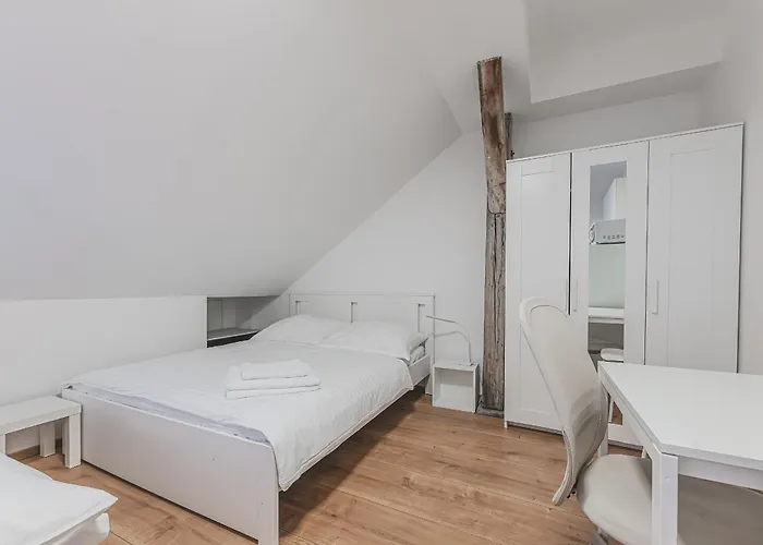 Flat Near Castle Stylish & Prime Location 1 Prag